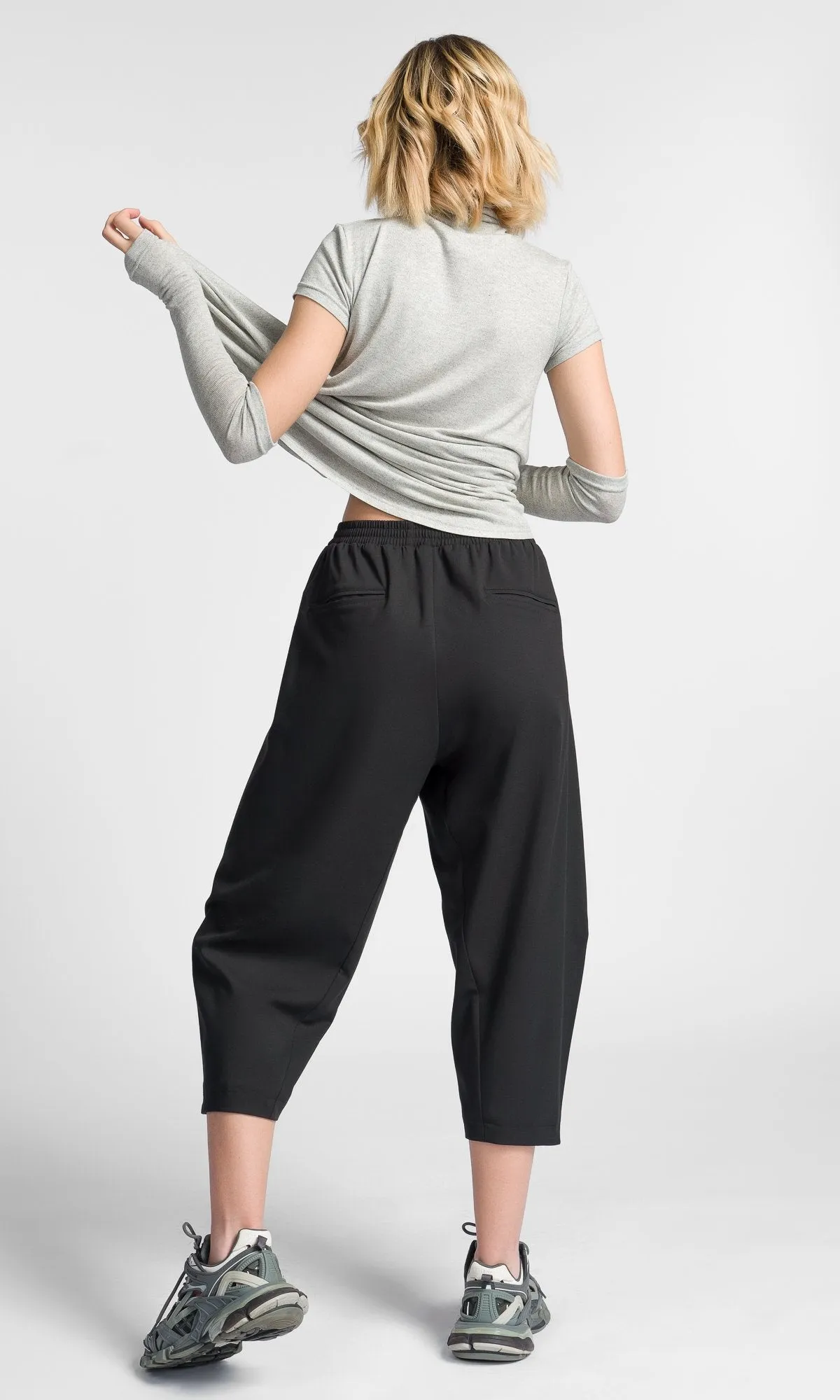 Curved Leg Crop Pants