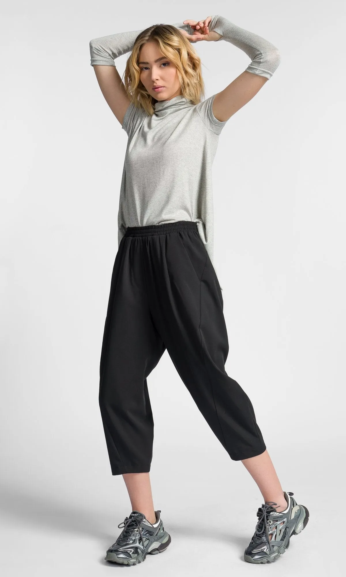 Curved Leg Crop Pants