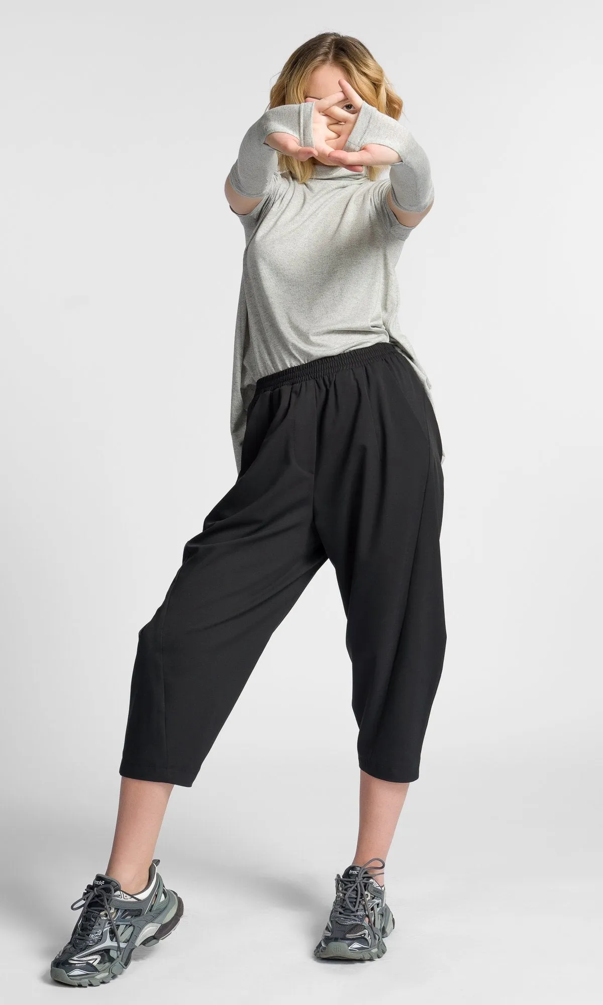 Curved Leg Crop Pants