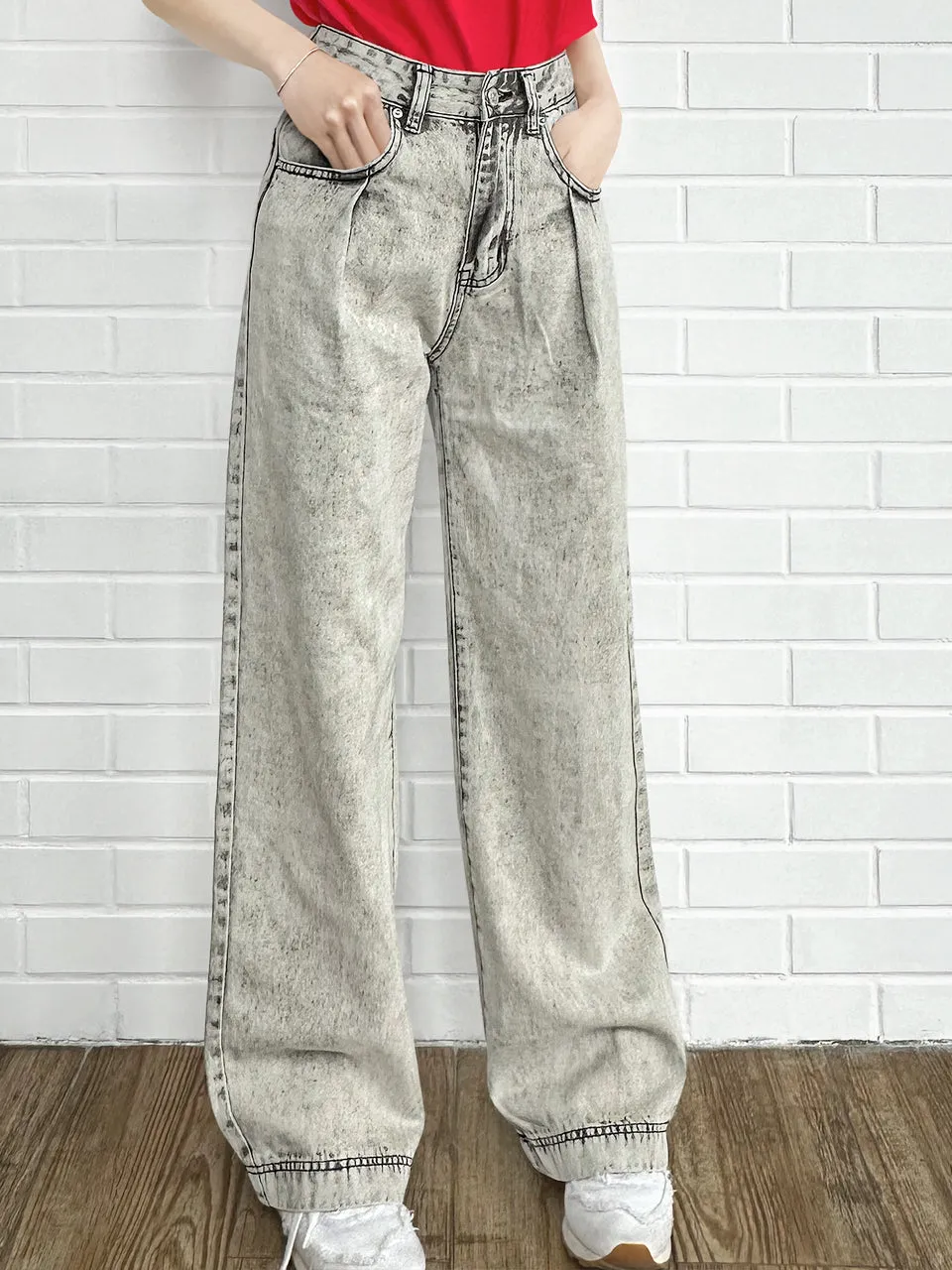 Last Chance! Light Grey Wash Pleated Front Wide Leg Jeans