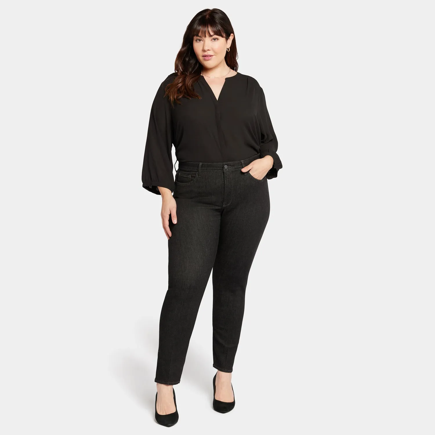 Le Silhouette Sheri Slim Jeans In Plus Size - Eternity