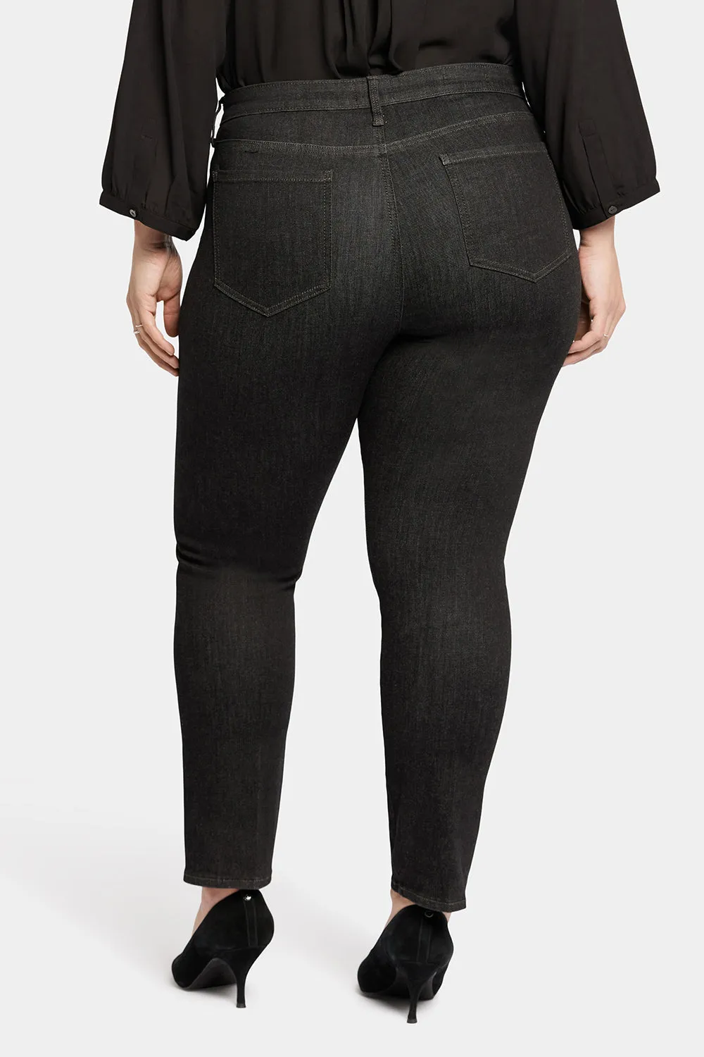 Le Silhouette Sheri Slim Jeans In Plus Size - Eternity