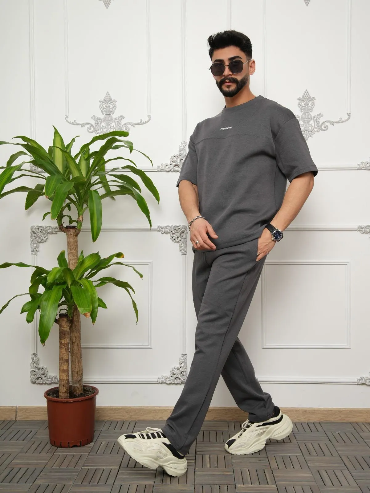 Men Solid Tee & Pants Set