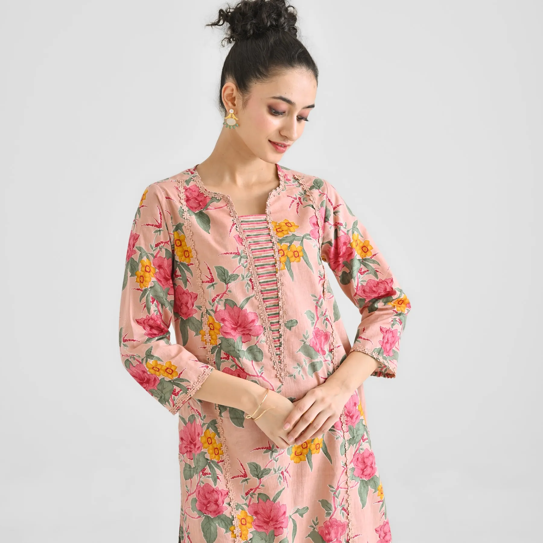 Peach Sanganeri Floral Printed Cotton Kurta Pant Set with Dupatta & Lace Detail