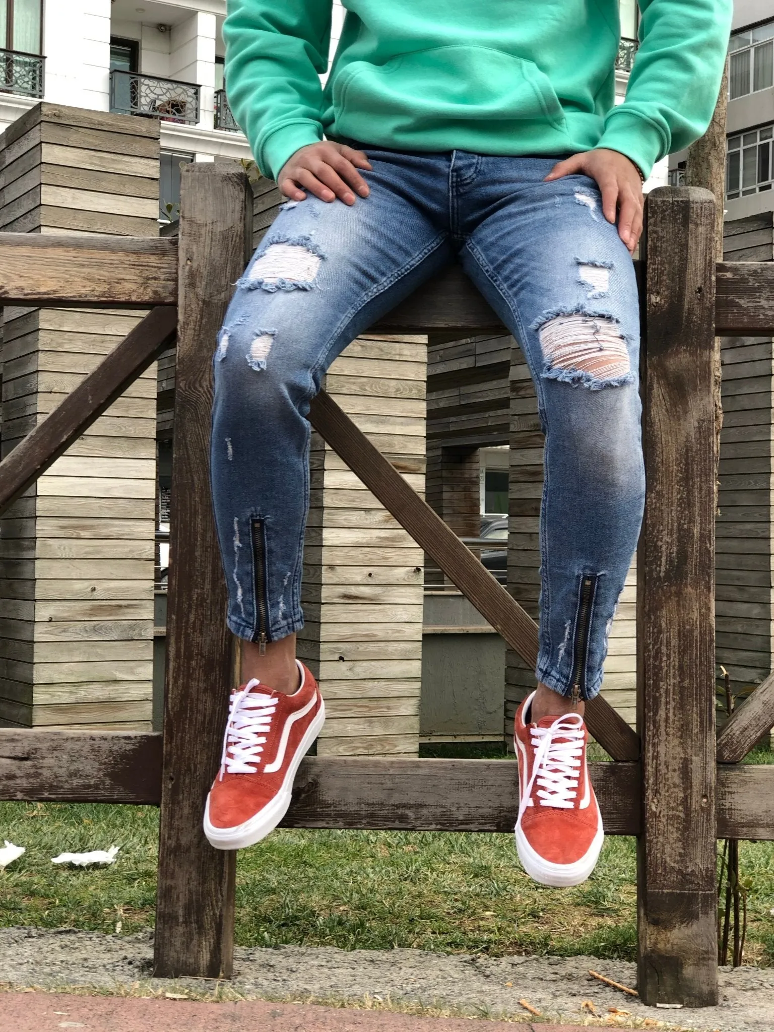 Sneakerjeans Blue Front Ankle Zipper Ripped Jeans B94