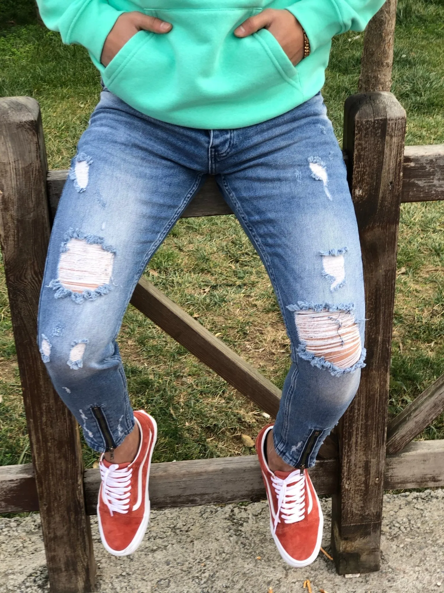 Sneakerjeans Blue Front Ankle Zipper Ripped Jeans B94