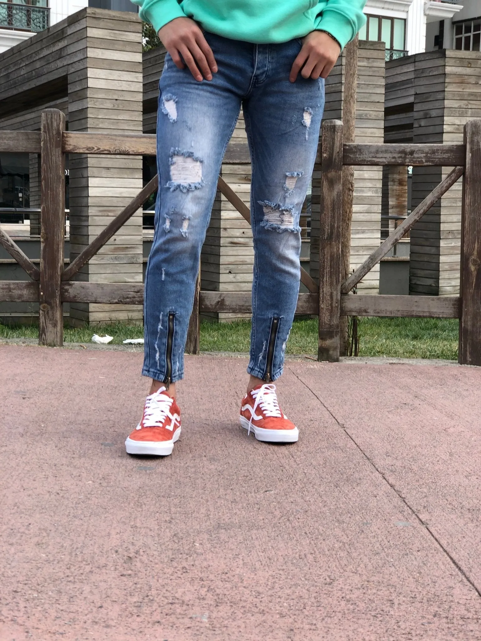 Sneakerjeans Blue Front Ankle Zipper Ripped Jeans B94