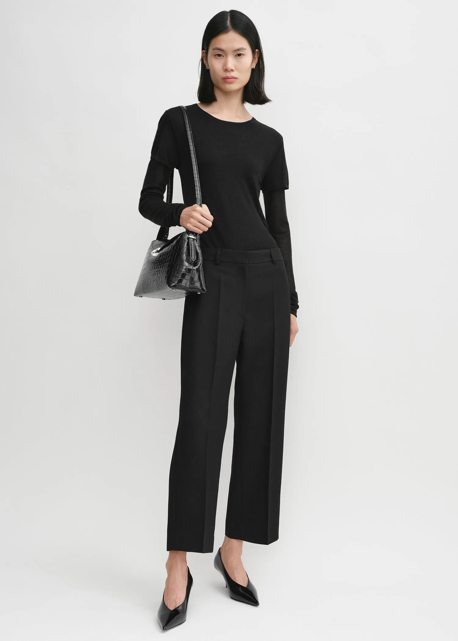 Straight cropped trousers black