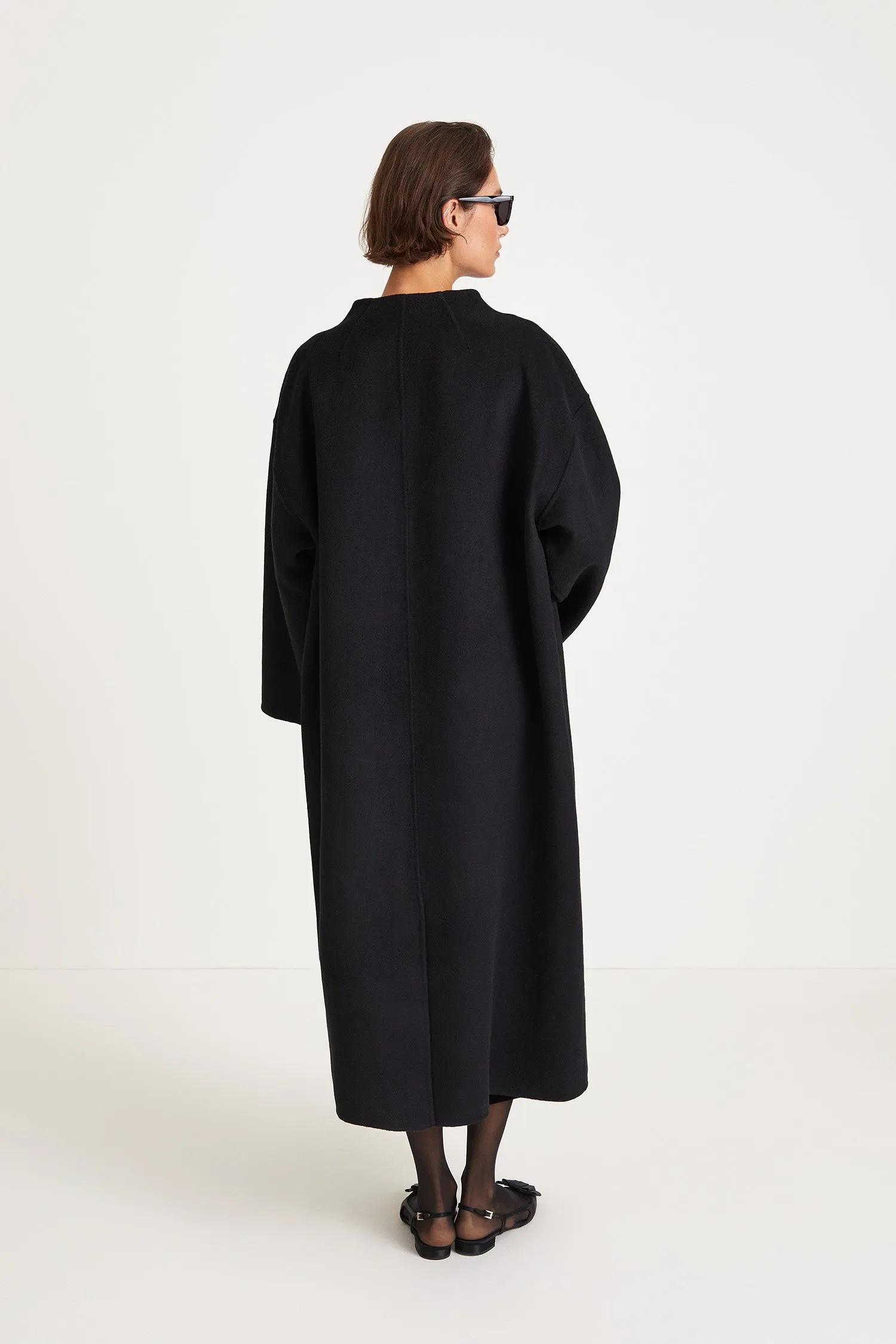 THIVON LONG COAT - BLACK